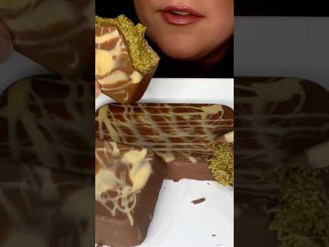 DUBAI PISTACHIO CHOCOLATE #asmr #chocolate #shorts