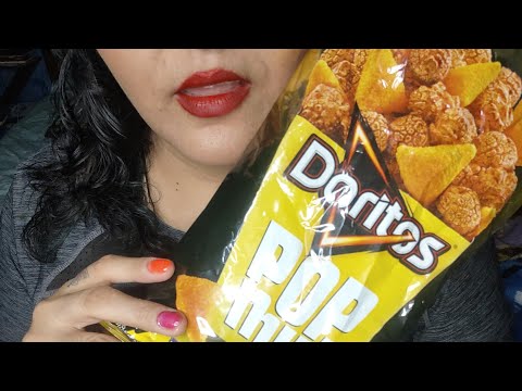 ASMR probando palomitas de salsa negra y Doritos 3D