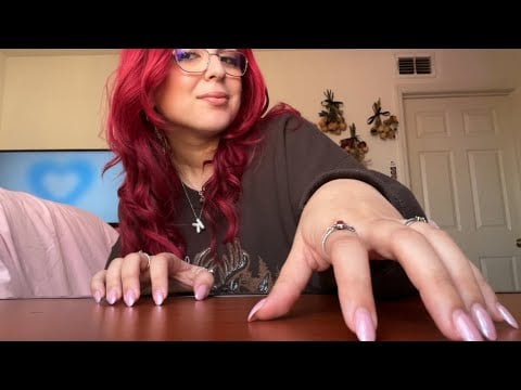ASMR ☆ fast & aggressive table scratching + tapping (mouth sounds)