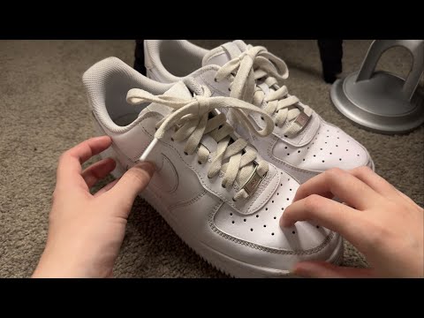 ASMR - Shoe Tapping & Scratching! 👟