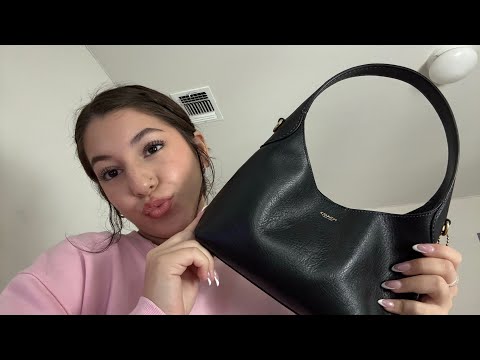 lofi asmr what’s in my purse