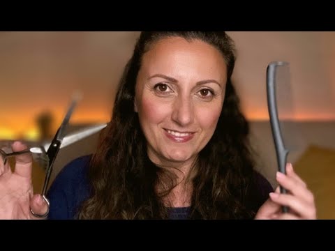 ASMR very TINGLES 💇‍♀️Ti Pettino, Spruzzo, Misuro e Taglio i capelli con ritmo veloce ✂️HAIR CUT