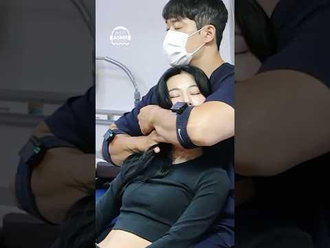미친 반응!! 전직 아이돌이 깜짝 놀란 이유는?  일본인 모델 니이나님 레전드 반응 뼈소리