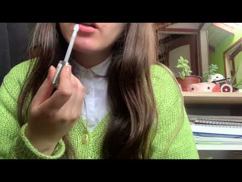 *ASMR* applying lip gloss, mouth sounds and hand movements -- lofi asmr (-ω- )