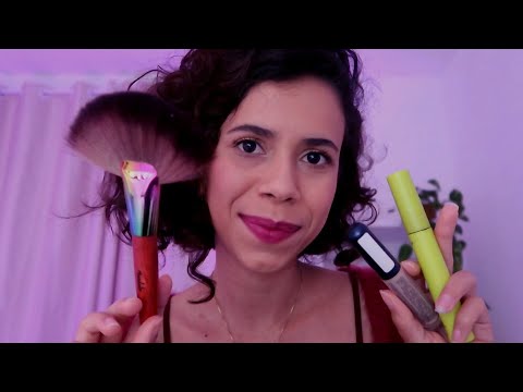 ASMR | TE MAQUIANDO ATÉ VOCÊ DORMIR | sons de boca, camera touching, sussurros