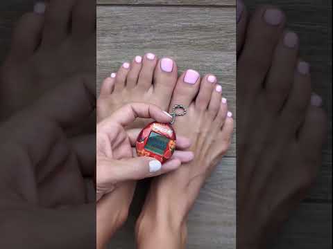 my generation will remember for sure 😅 #tamagotchi #feet #toes #millenials