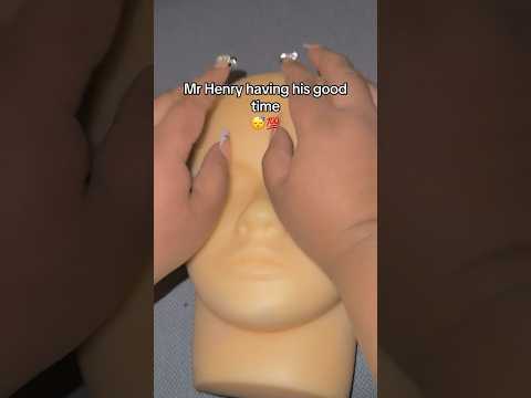 Mannequin face scratching and tapping asmr #asmrshorts #viralshorts #asmr
