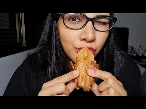 ASMR COMIENDO HELADO + Leyendo sus historias al final