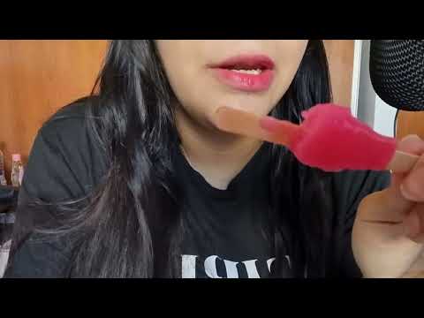 ASMR COMIENDO Y LAMIENDO PALETA DE AGUA | ASMR en Español