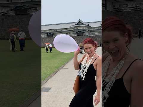Public Balloon Blowing in Kanazawa Japan #balloon #asmr #public