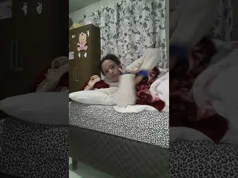 INDO DORMIR QUANDO ESTÁ FRIO.....TÁ DIFÍCIL KKKKK     #short #shorts #shortsvideo #shortvideo