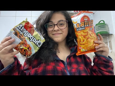 ASMR - Testando comidas da loja de produtos orientais
