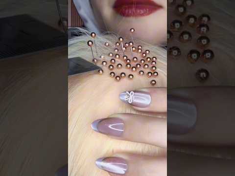 Pluck pluck 💆🏻‍♀️📍 #asmr #satisfying #visualtingle #relaxing #mouthwhisper #relax #asmrscratching