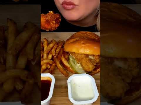 I tried Popeyes Ghost Pepper Wings! 🥵 #shorts #asmr #asmreating #foodie