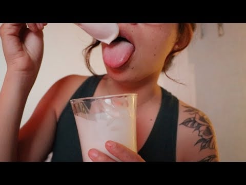 ASMR mouth sounds comiendo yogurt 👅