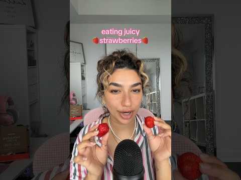 asmr eating these juicy strawberries 🍓 #asmr #asmreating #sleep