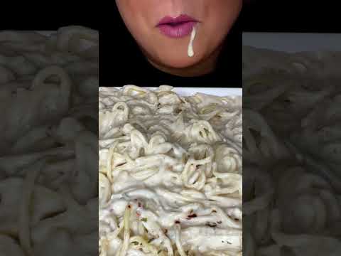 CREAMIEST ALFREDO PASTA
