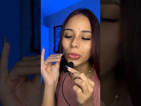 sons de boca e beijinhos no microfone