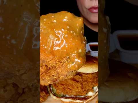 POPEYES CRISPY FRIED CHICKEN #asmr #popeyes #chicken #food #eat