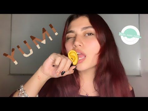 ME COMO TUS OREJAS YUMMI- ASMR español ear eating