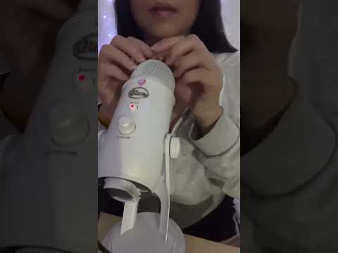 fast mic scratching ASMR | FAST CUTS QUICK TINGLES #shorts #asmr #tingles