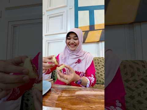 Kinda mukbang ASMR 😁 #mukbangasmr #asmrrandom