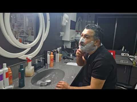 ASMR Münür Önkan kanalı canlı yayında kişisel bakım sakal traşı  sac bakımı