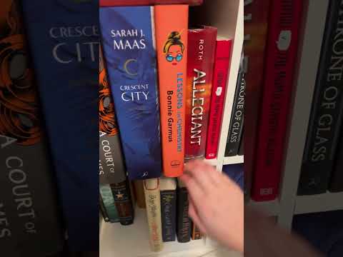 ASMR Tapping and Scratching a Bookshelf #asmr #tappingandscratching #asmrsounds #scratchytapping