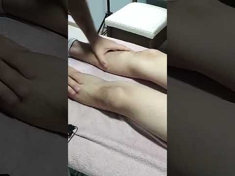 DEEP RELAXING MASSAGE FOR QUADRICEPS #satisfying #relaxing #asmr #shorts #massage