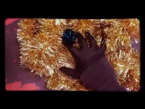 [ ASMR ] " Spitting image "   ( black latex gloves )
