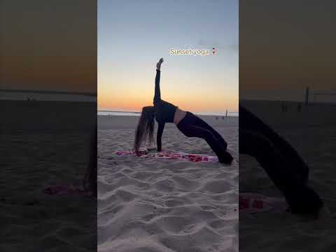 Sunset yoga #flexible #flexibility #homeworkout #stretching #workout #yoga #yogagirl