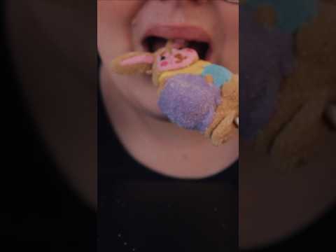 Happy easter 🐣💛 #relax #asmr #josefinasmr #tingles #asmrshorts #sleep #asmreating #eatingsounds