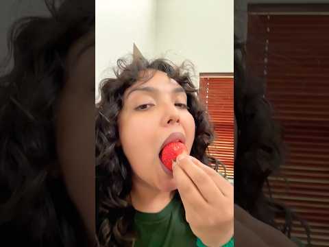 STRAWBERRY ASMR | eating juicy strawberry eating sounds #asmr #strawberry