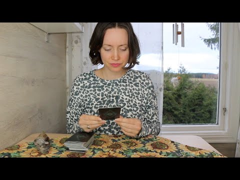 ASMR Whisper Tarot Reading | Love Can Not Be Rushed | Okt/Nov Romantic Love Reading