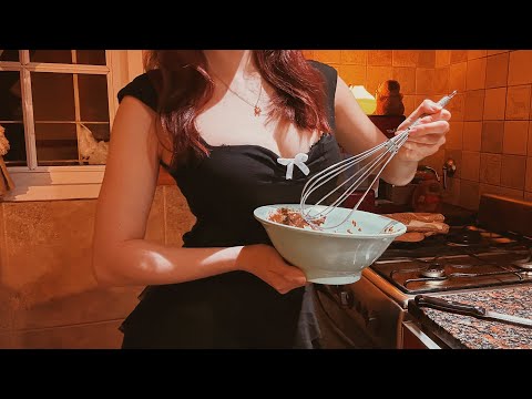 ◞⊹QUIERES PASAR LA NOCHE CONMIGO? ASMR cocinando◜⊹｡