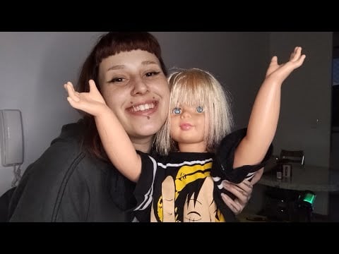 **ASMR CASEIRINHO** LAVANDO E ESCOVANDO O CABELO DA BONECA