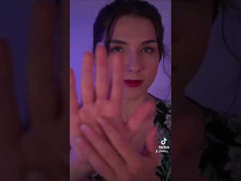 ASMR Focus on Me 👁 Sigue mi mano #asmr #shorts