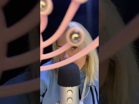 ASMR FR / Un petit massage, ça te dit ? #asmrfr #asmrshorts #shortsasmr