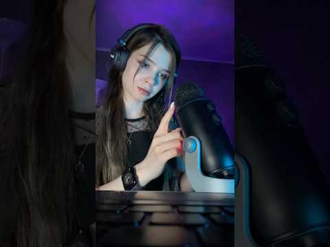 Microphone scratching 💅