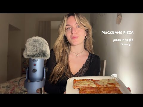 EATING PIZZA 🍕 muckbang (asmr ita) 