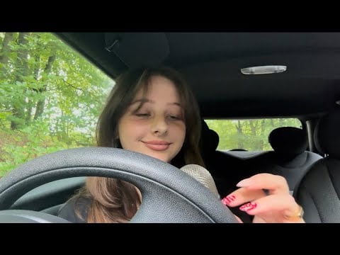 ASMR in my friends car | entspanntes whispering & tapping im Wald 🌳🤫💤| (my first video in german)