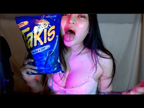 😱ASMR EATING BLUE TAKIS😱 SO SPICY OMG!