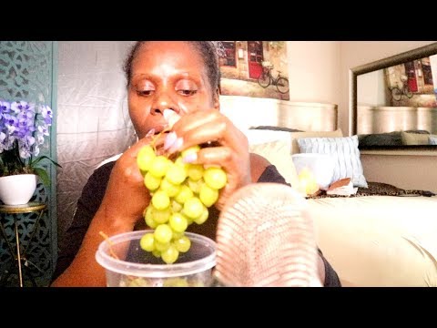 Crunch ASMR Eating Sounds Grapes/Soft Scratching/No Talking