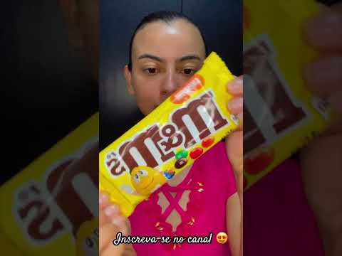 M & M. #asmreating #asmrchocolate #asmr #asmrplastic #asmrcomplástico #sonscrocantes #plastic