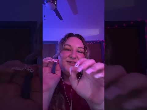 Some relaxing palm scratching and nail tapping 💕