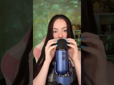 ASMR gum chewing & mic scratching 🍏 #asmr #gumchewing #micscratching