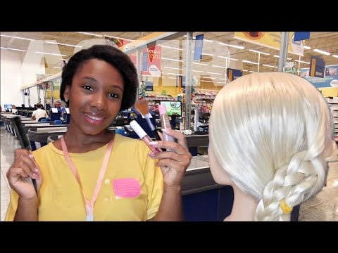 ASMR - GAROTA SEM LIMITES, A NOVA FUNCIONÁRIA FAZ SEU CABELO E MAKE ( com voz suave relaxante ) 🛒🪮