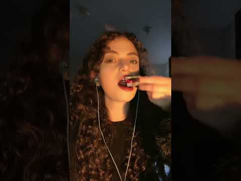 Asmr tbt de quando eu era cacheada! Gostaram? Querem mais vídeos ? #tingles #satisfyling #asmr