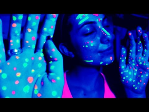 🎧[ASMR NEON]👂 CÓCEGAS NO CÉREBRO | BINAURAL | - Vídeo para você relaxar