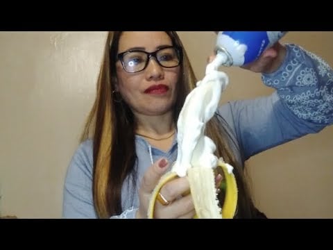 NO CHEWING BANANA WITH WHIPPED CREAM:Life in America 